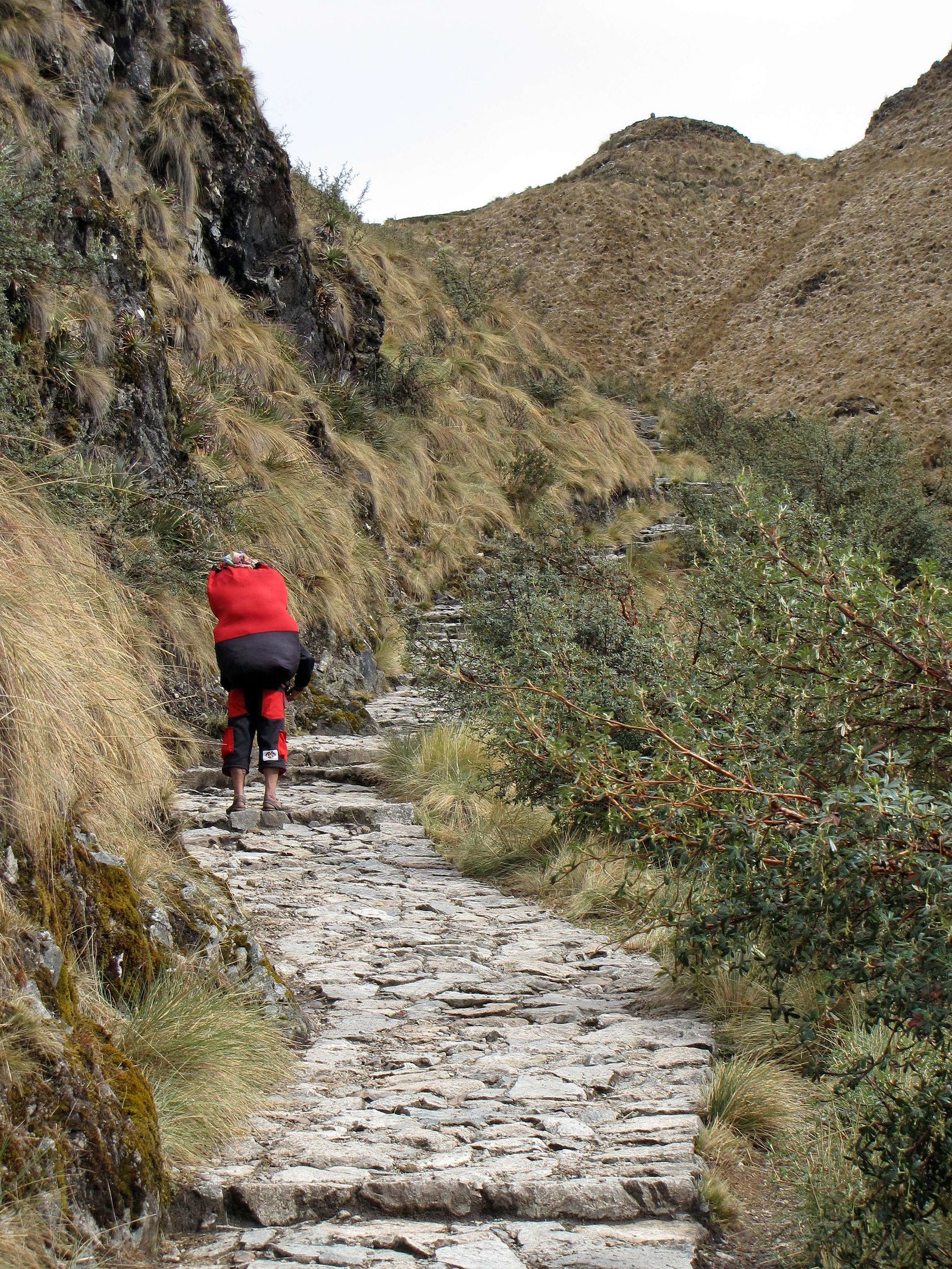 On the way to Dead Woman's Pass